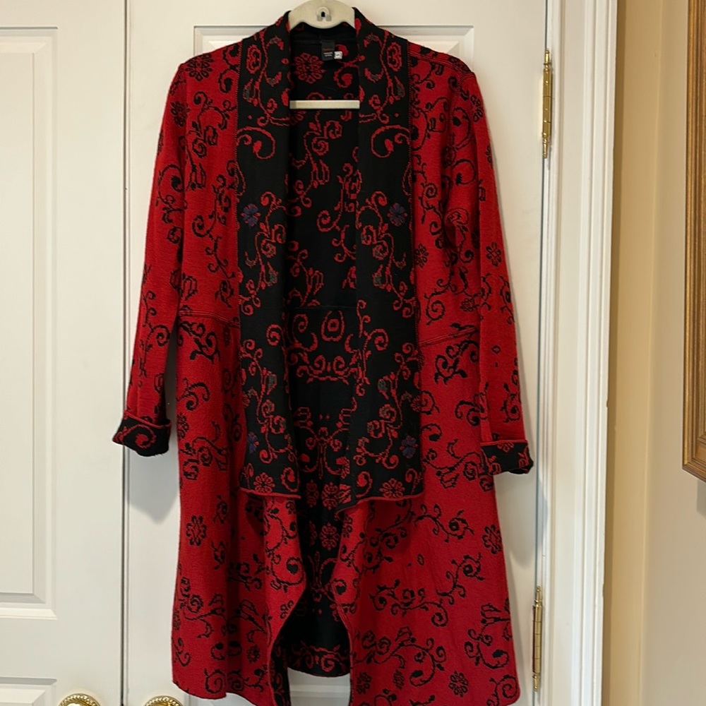 Woman’s Tey-Art sweater